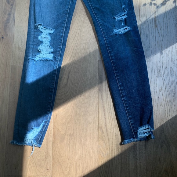 american eagle ne(x)t level stretch dark wash ripped jeans (size 2) - Picture 3 of 5